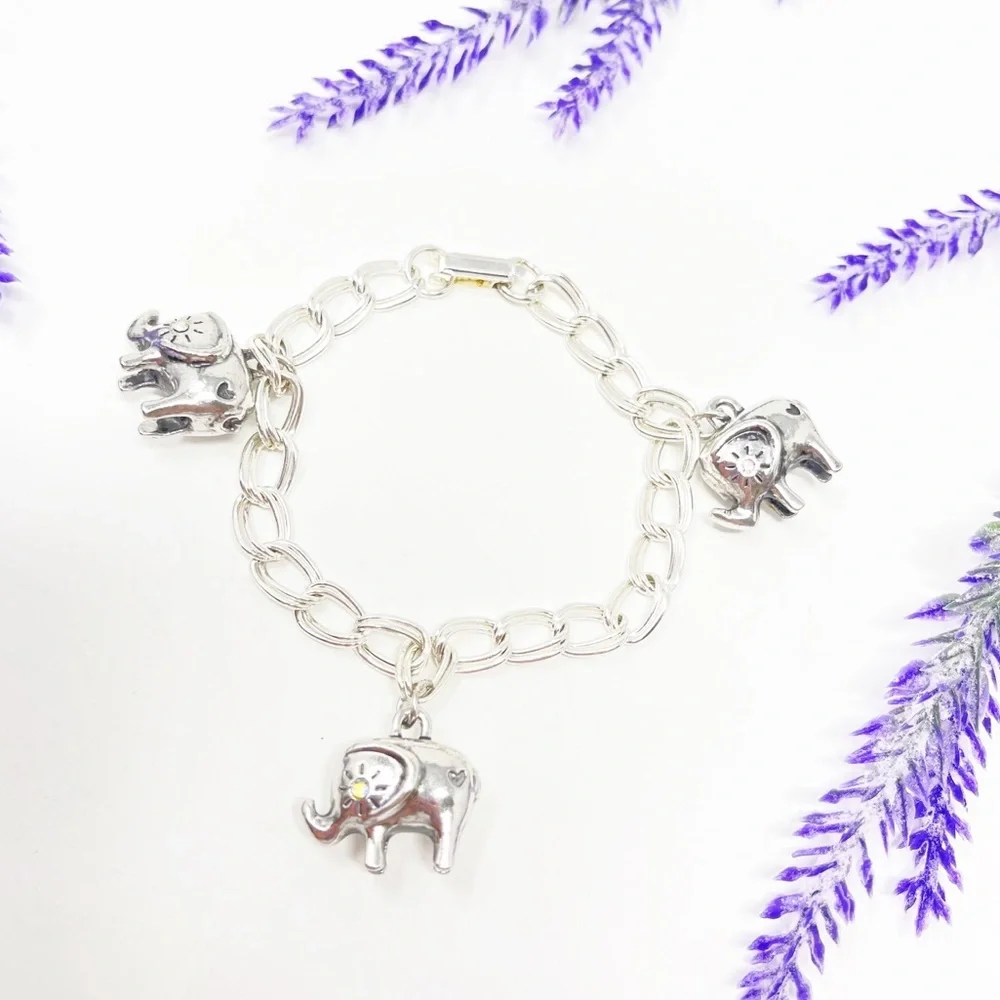 Chic Silver Elephant Charm Bracelet